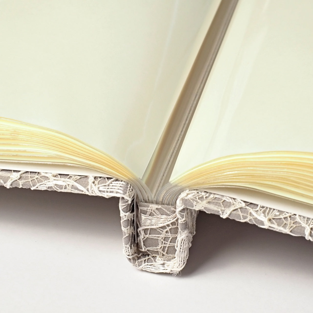 御朱印ホルダー 見開きサイズ きよら ノーブルフラワーレース パールグレー